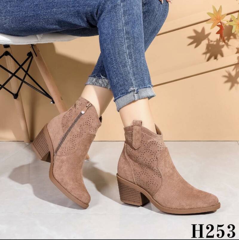 Botki damskie Roz 36-41 / 12 par